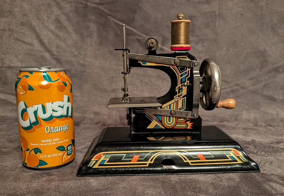 Casige 116 Geometric - Complete Toy Sewing Machine