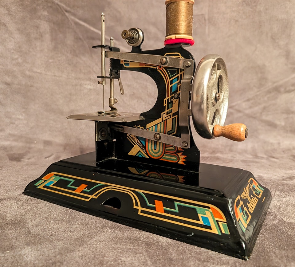 Casige 116 Geometric - Complete Toy Sewing Machine